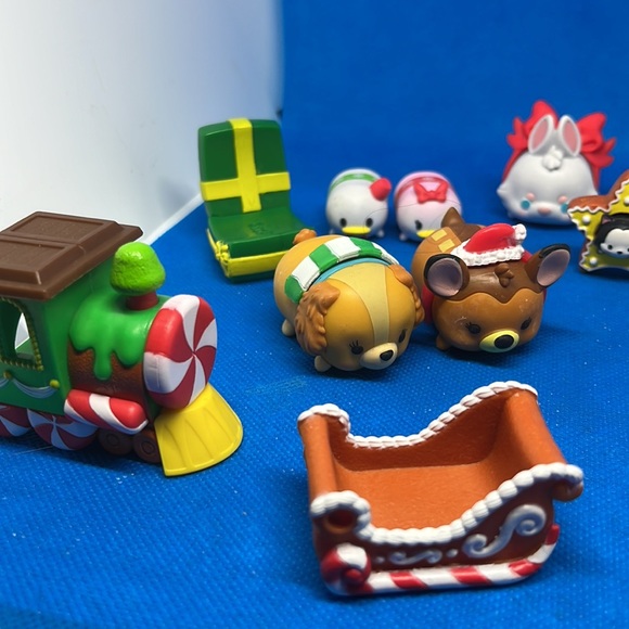 Lot of Disney Tsum Tsum Holiday Figures and Accessories GUC - Picture 2 of 5